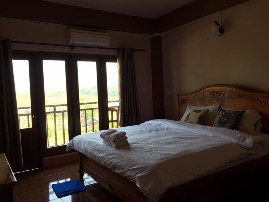 Happy River View Hotel Vang Vieng Exterior foto