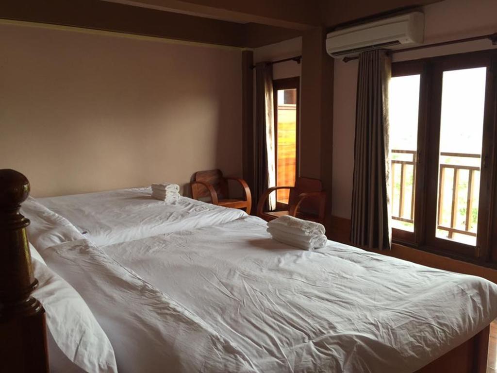 Happy River View Hotel Vang Vieng Exterior foto